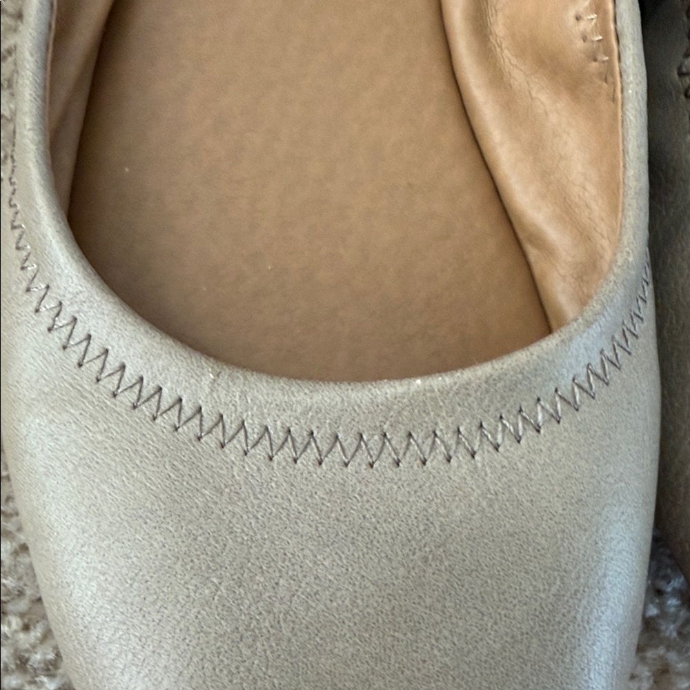 Lucky Brand Emmie Style Women's Suede and Leather Flats Size 6.5 & 7 - Picture 8 of 16